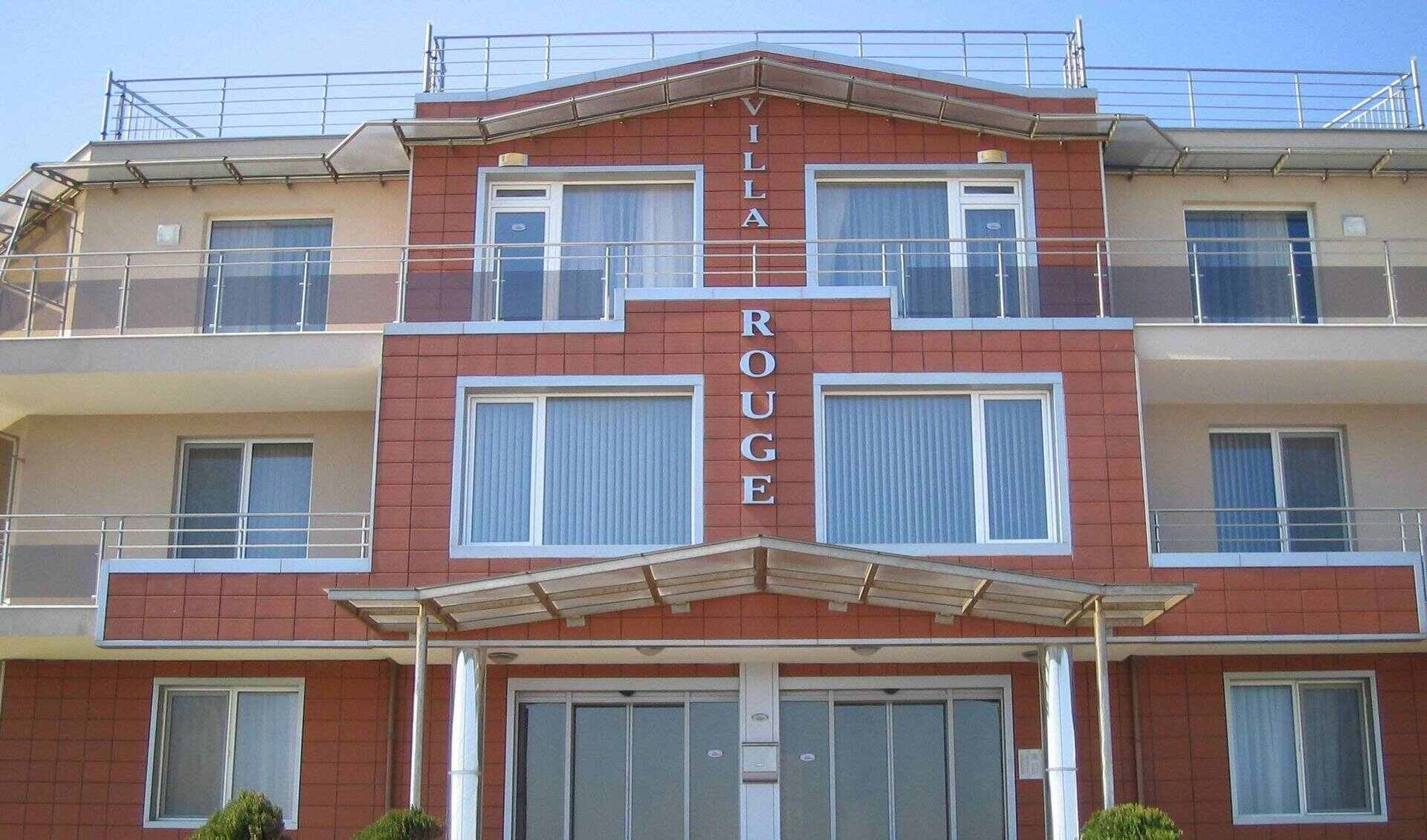 Villa Rouge Apartments