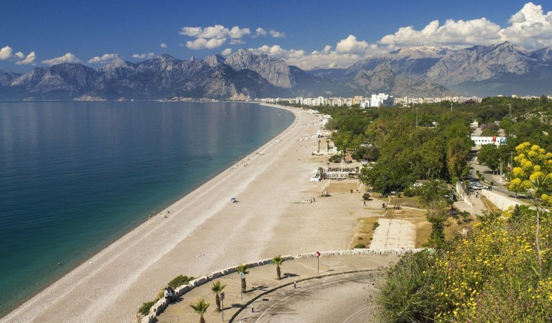 Анталья в июле: фрукты, солнце и лучшие пляжи