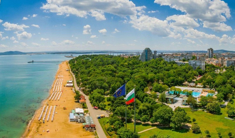 Бургас в августе: прощание с летом в солнечной Болгарии
