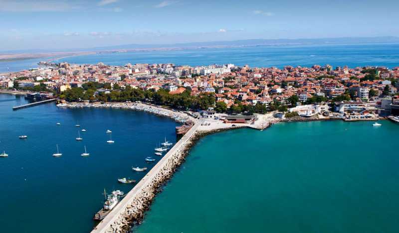 Бургас в июле: Черноморское побережье принимает гостей