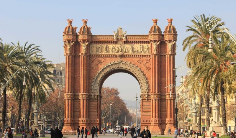 Что брать с собой в Барселону: собираем багаж правильно