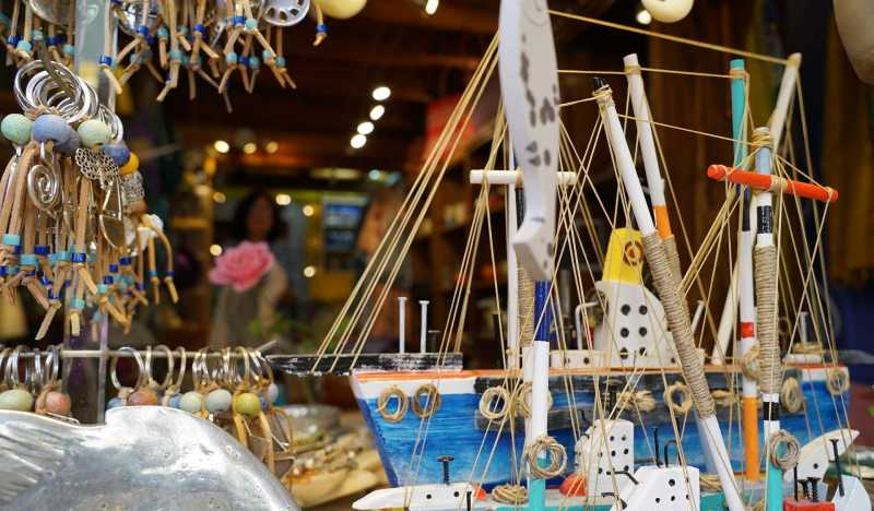 Что привезти с Корфу в подарок: 17 лучших сувениров «зеленой жемчужины» Греции