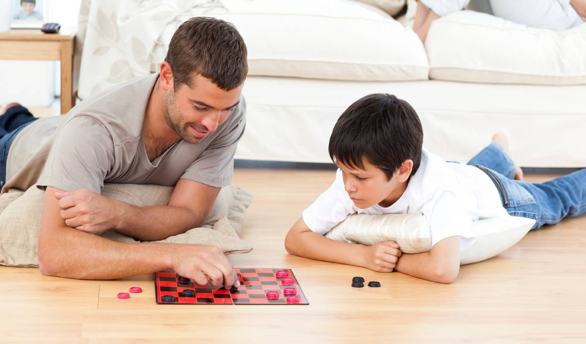 Игры для детей 8 лет дома и на улице: 25 развивающих и развлекательных игр