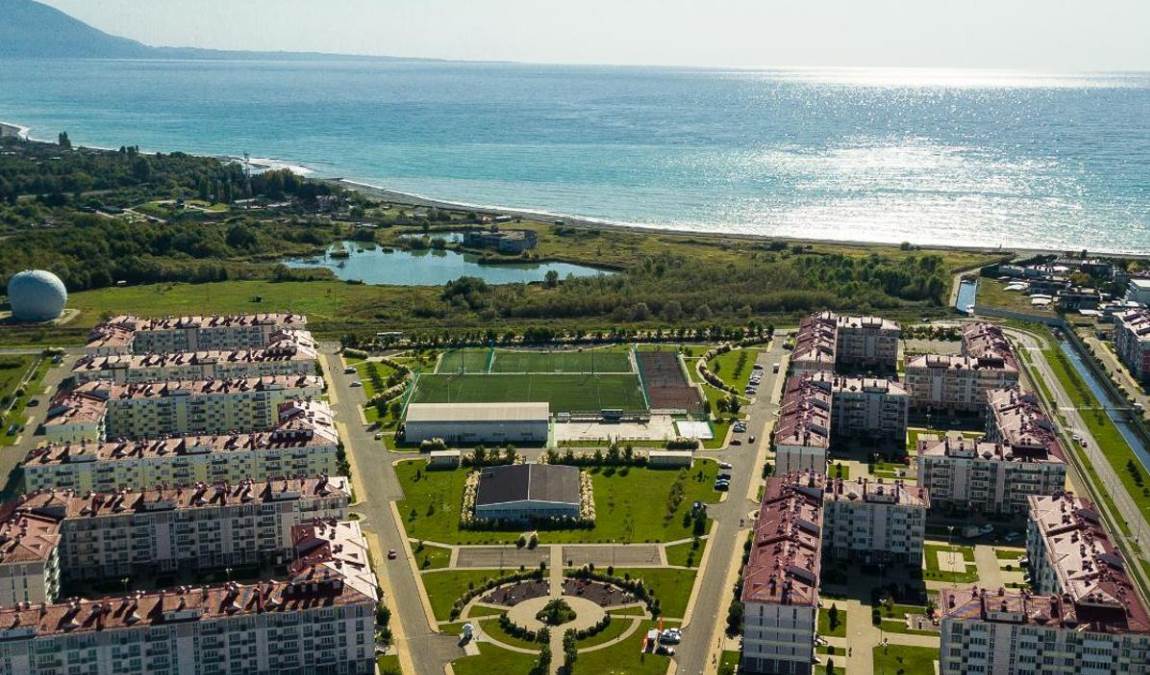 Преимущества и недостатки отдыха в Адлере в июне