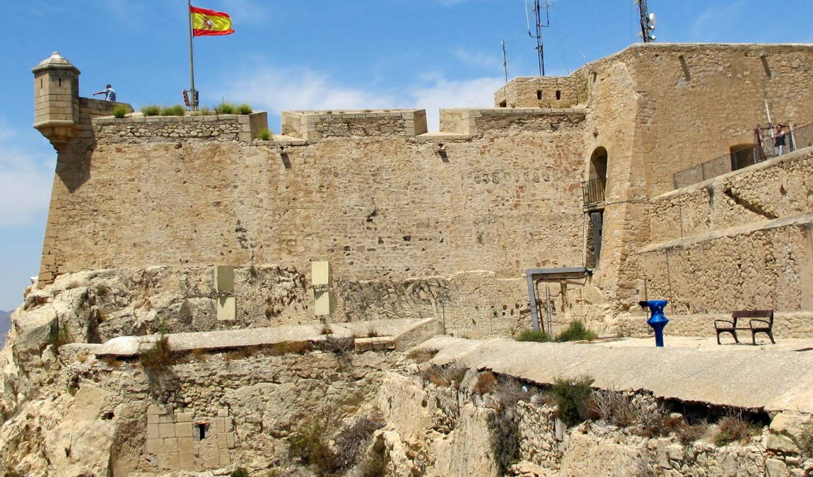 Активный отдых в Аликанте в сентябре: крепость Санта-Барбара