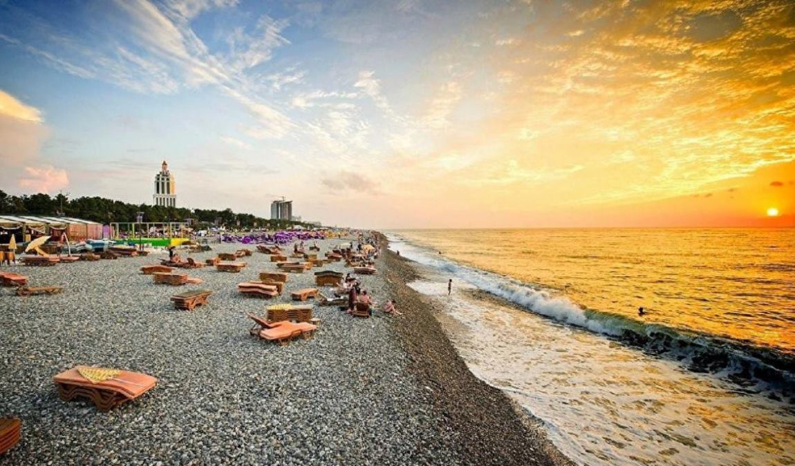 Пляжный отдых в Батуми в июне