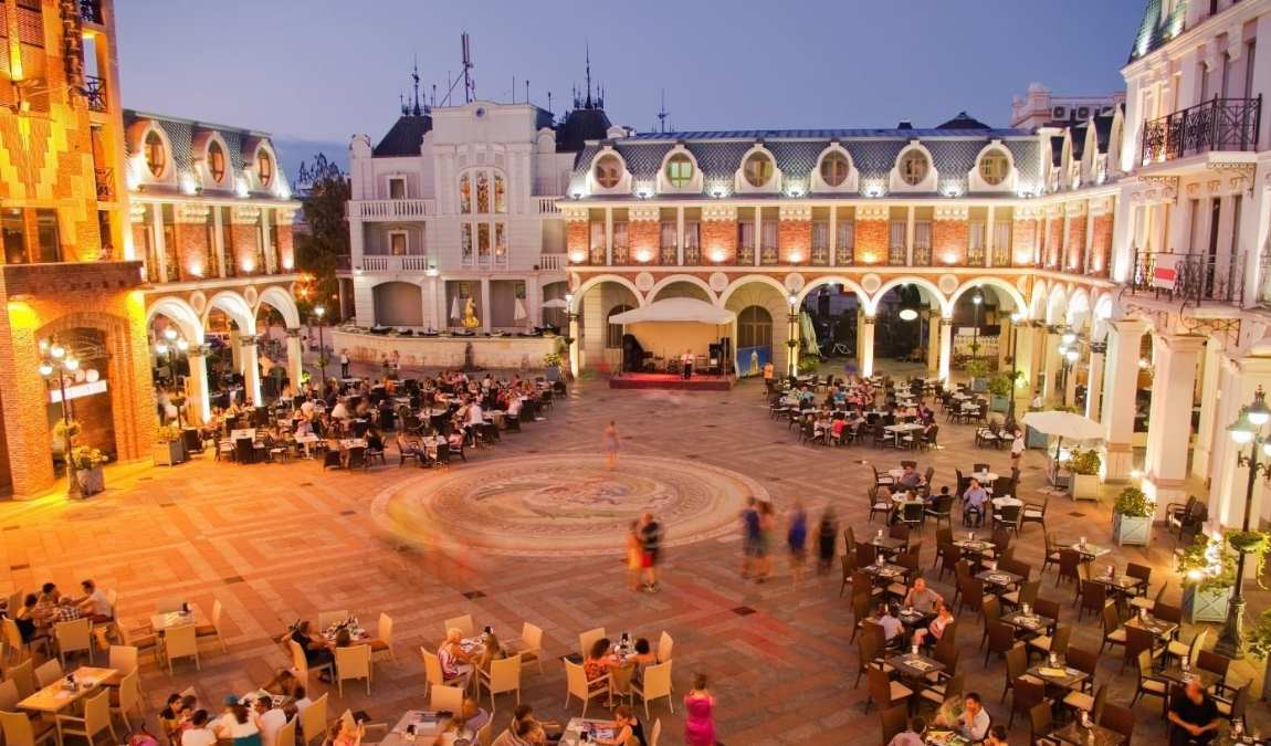 Экскурсионный отдых в Батуми: Площадь Пьяцца