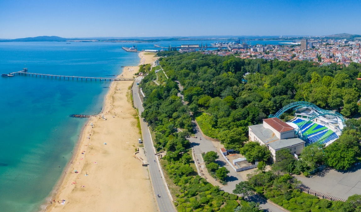 Преимущества и недостатки курорта Бургас в сентябре