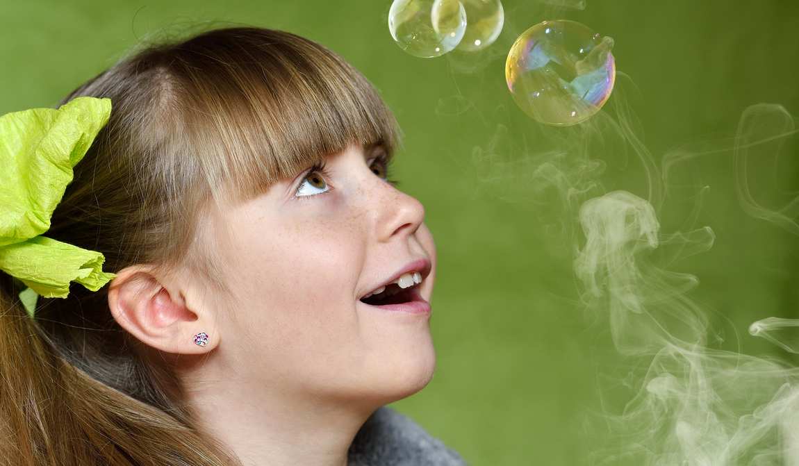 чем заняться с детьми дома: 35 идей для нескучного времяпровождения фото 12