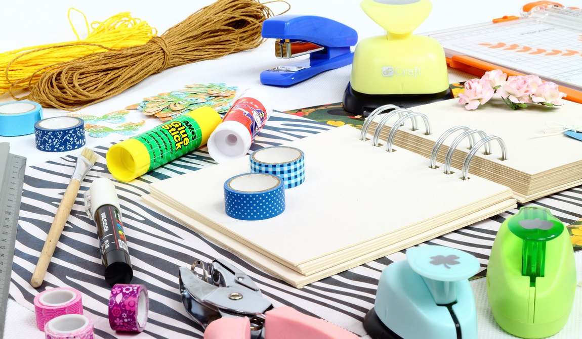 чем заняться с детьми дома: 35 идей для нескучного времяпровождения фото 7