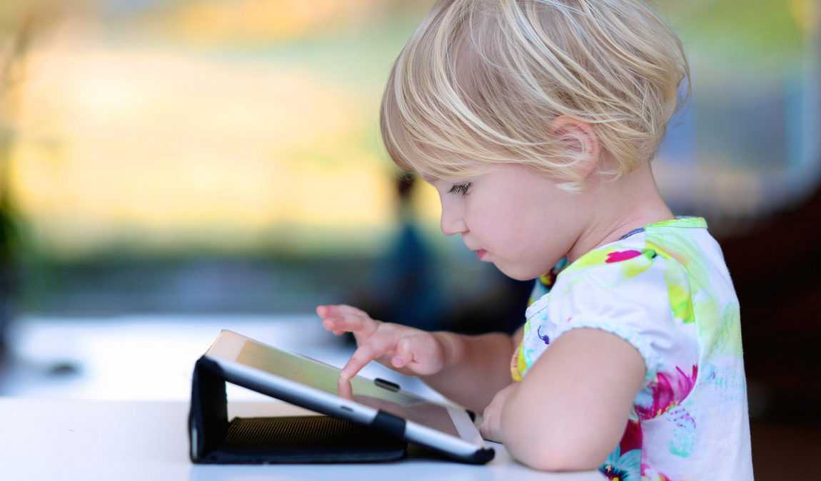 Какие гаджеты взять для ребенка в отпуск