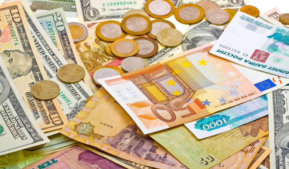 Какую валюту лучше брать в Грецию