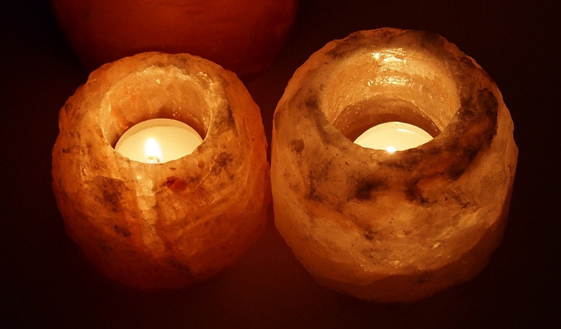 Соляная лампа как пример подарка из Польши