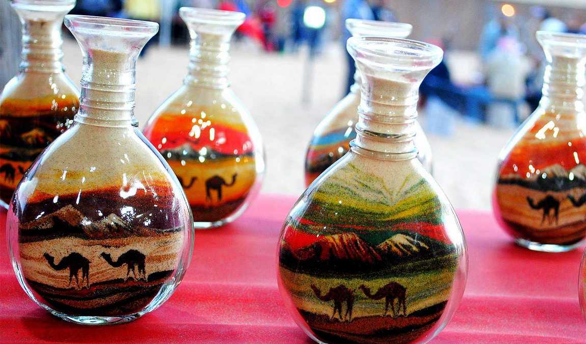 Бутылки с цветным песком в Шарм-эль-Шейхе