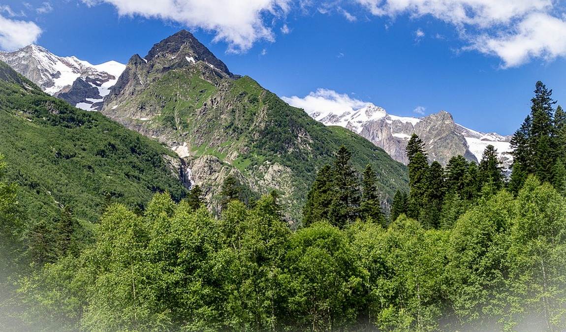 Цены на отдых в Домбае в июне