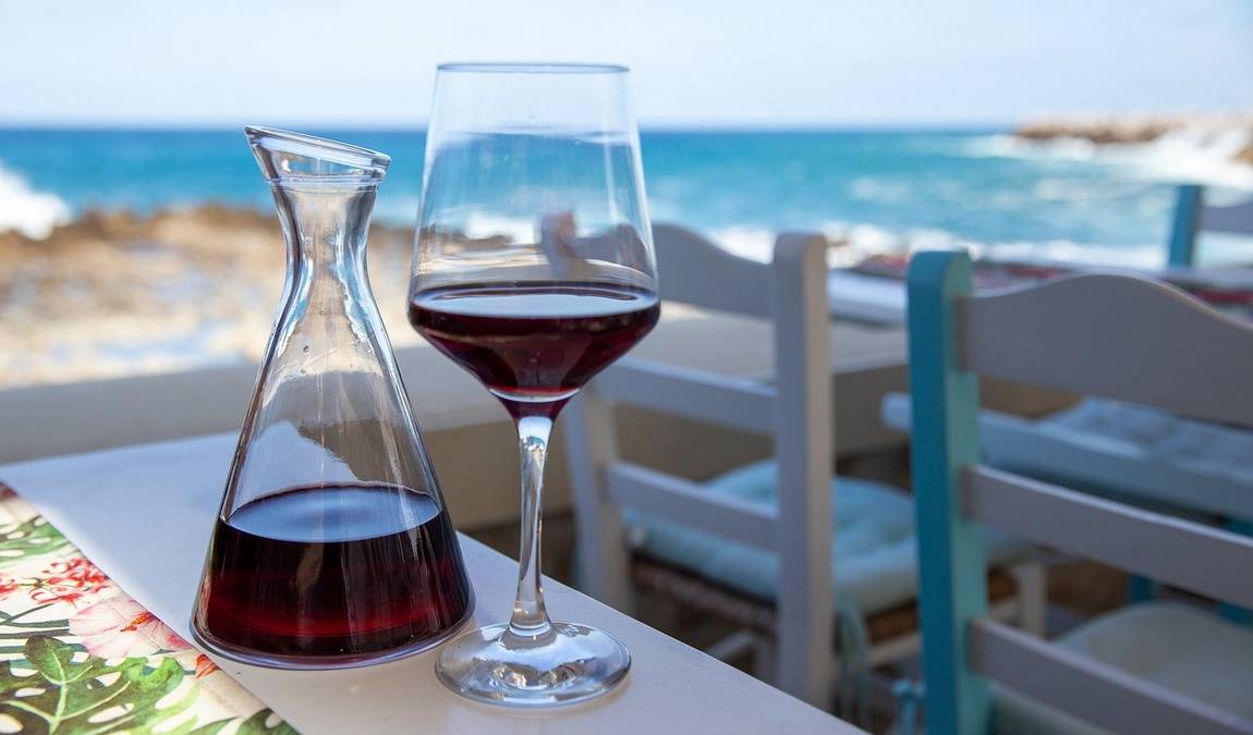  Что попробовать в Афинах: греческие вина