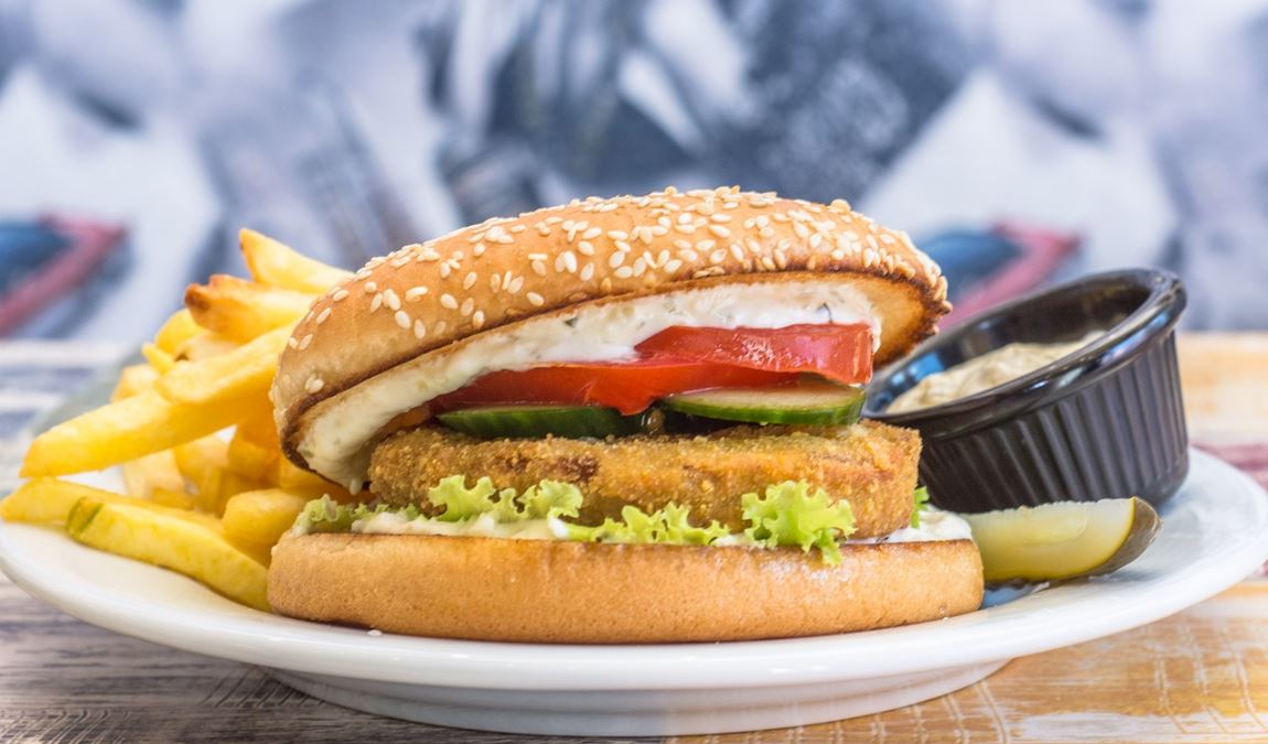 Уличная еда и фастфуд в Санкт-Петербурге