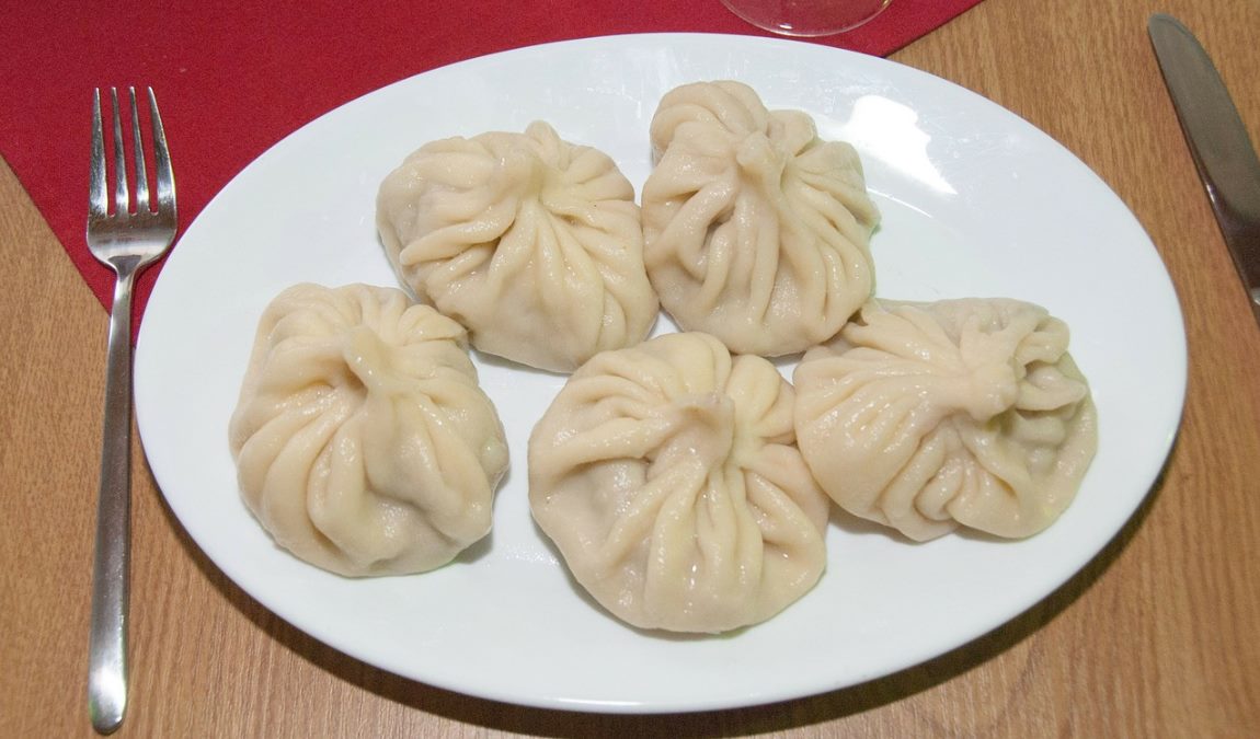 Знаменитое блюдо кавказской кухни Хинкали в Сочи