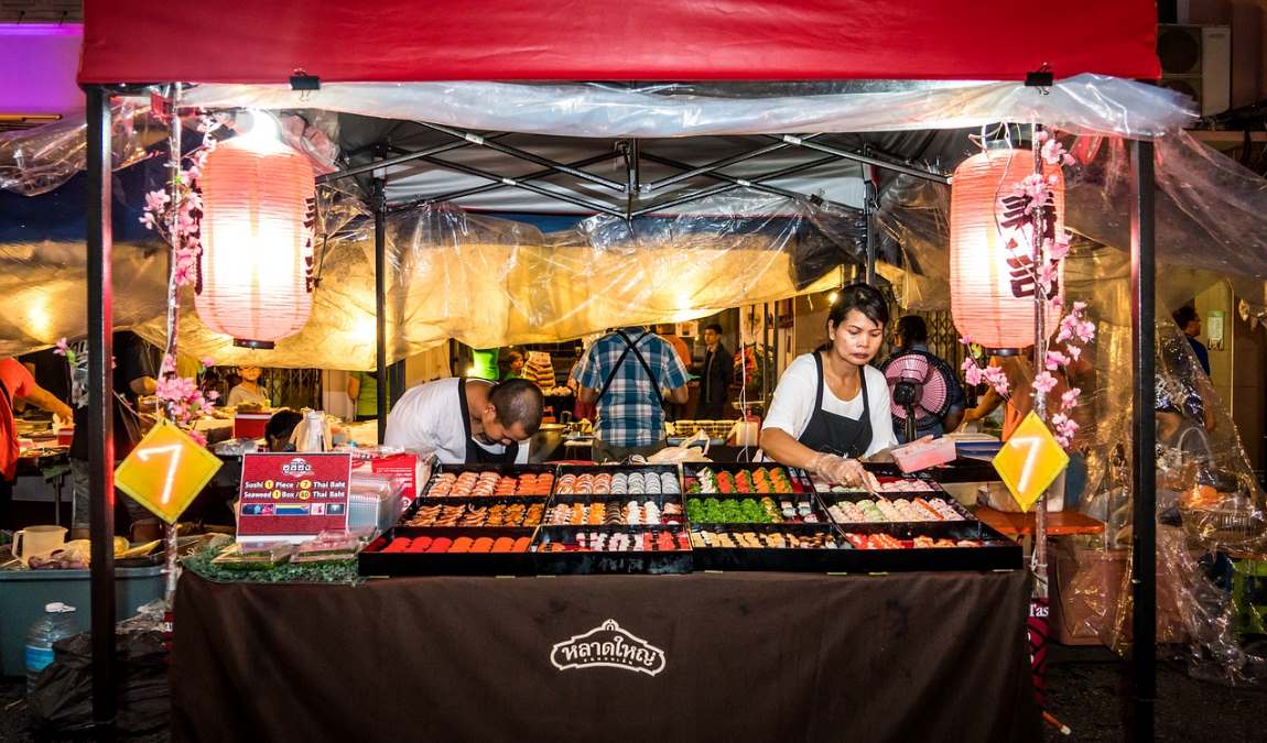 Уличная еда на острове Пхукет Таиланд