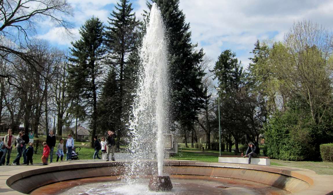 Единственный на просторах Европы гейзер с холодной артезианской водой - Герлианский гейзер