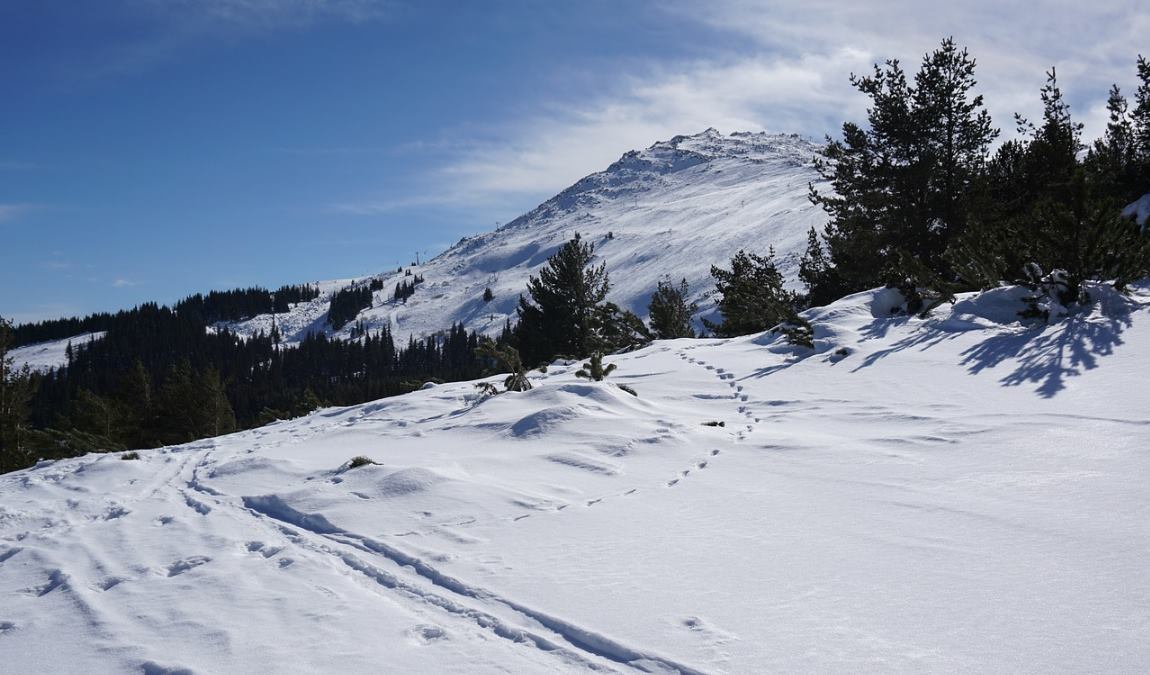 Горнолыжный курорт Софии у подножия горного массива Витоша в Болгарии