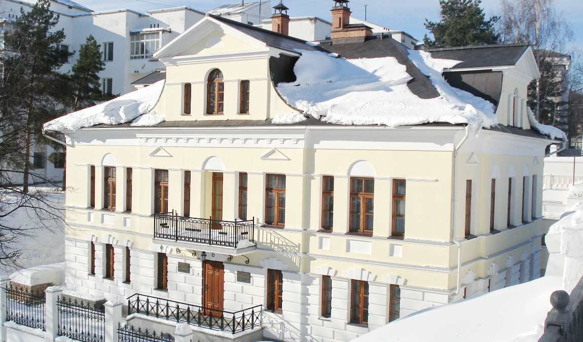 Дом Болконского в Ярославле на набережной Волги