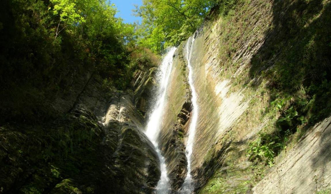 33 метровый водопад Перун в Туапсе