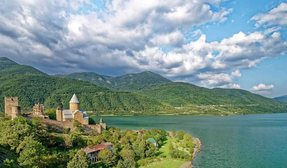 Грузия в июле: отдых и погода в Грузии
