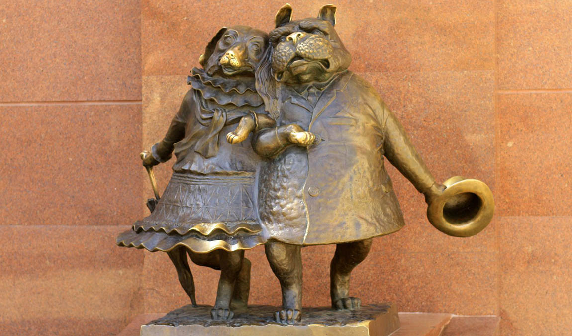 Символ Краснодара - бронзовые собаки