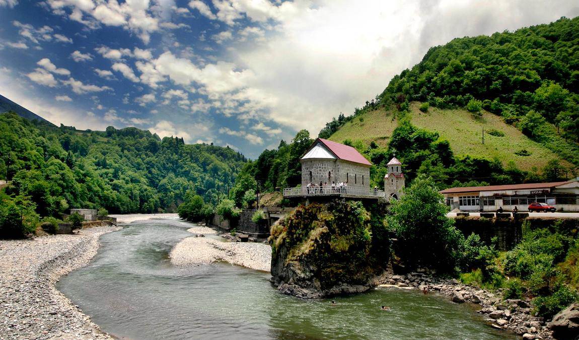 Цены в Кобулети в июне