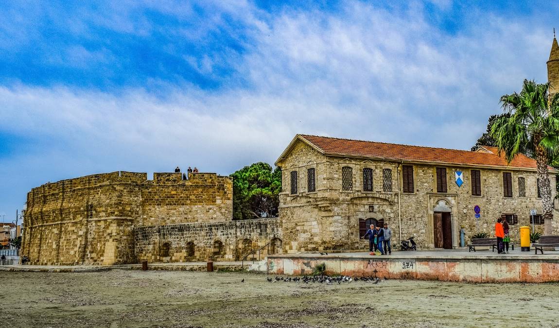 Экскурсионный отдых в Ларнаке в мае: Ларнакский замок