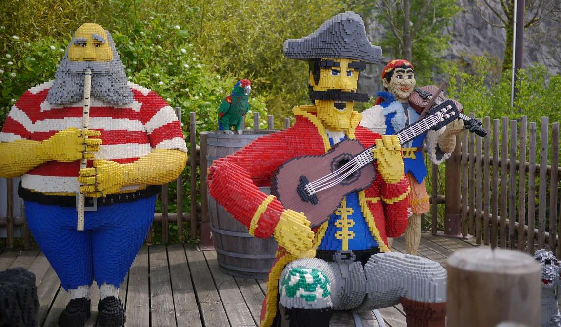 мир из разноцветных кирпичиков. тематические парки legoland фото 3