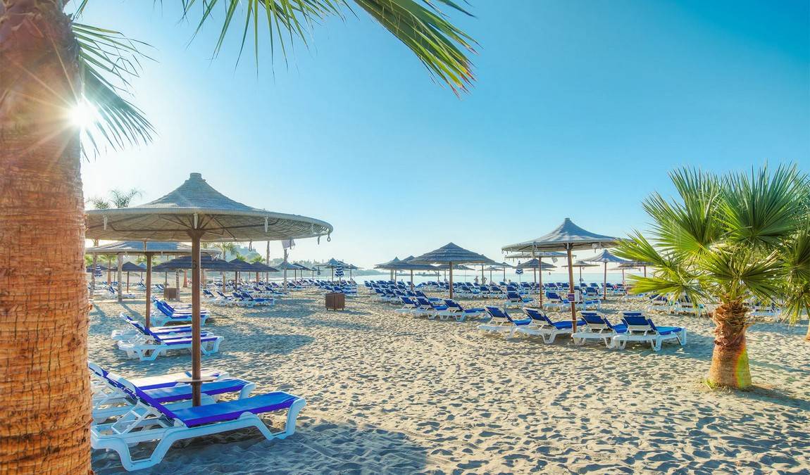 Пляжный отдых в Лимассоле в мае