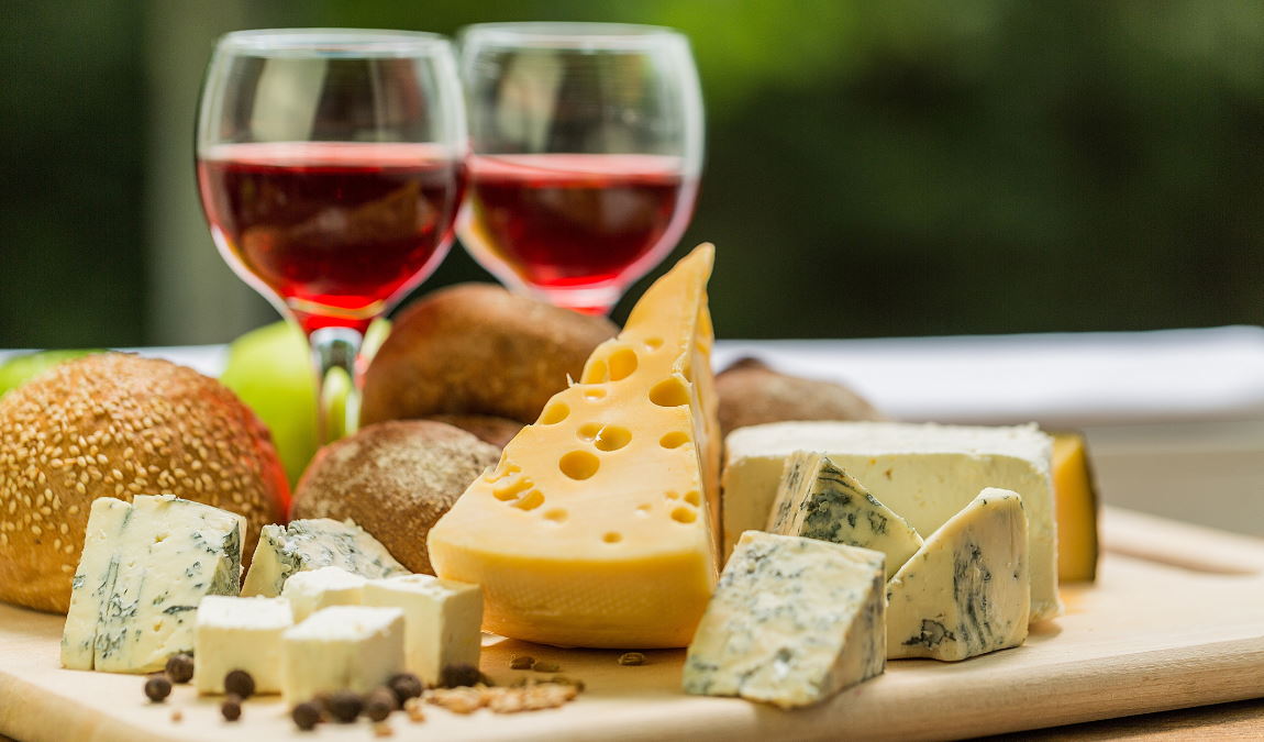 Праздник сыра и вина во Львове