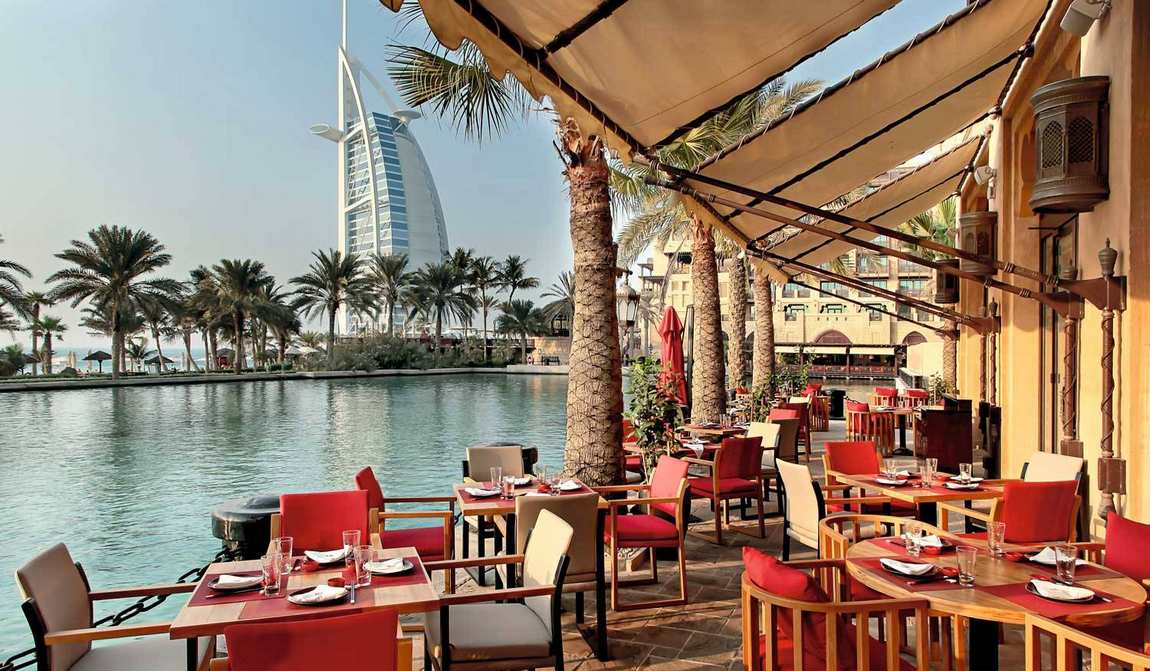 национальная кухня оаэ: фаршированный верблюд и другие диковинки фото 6