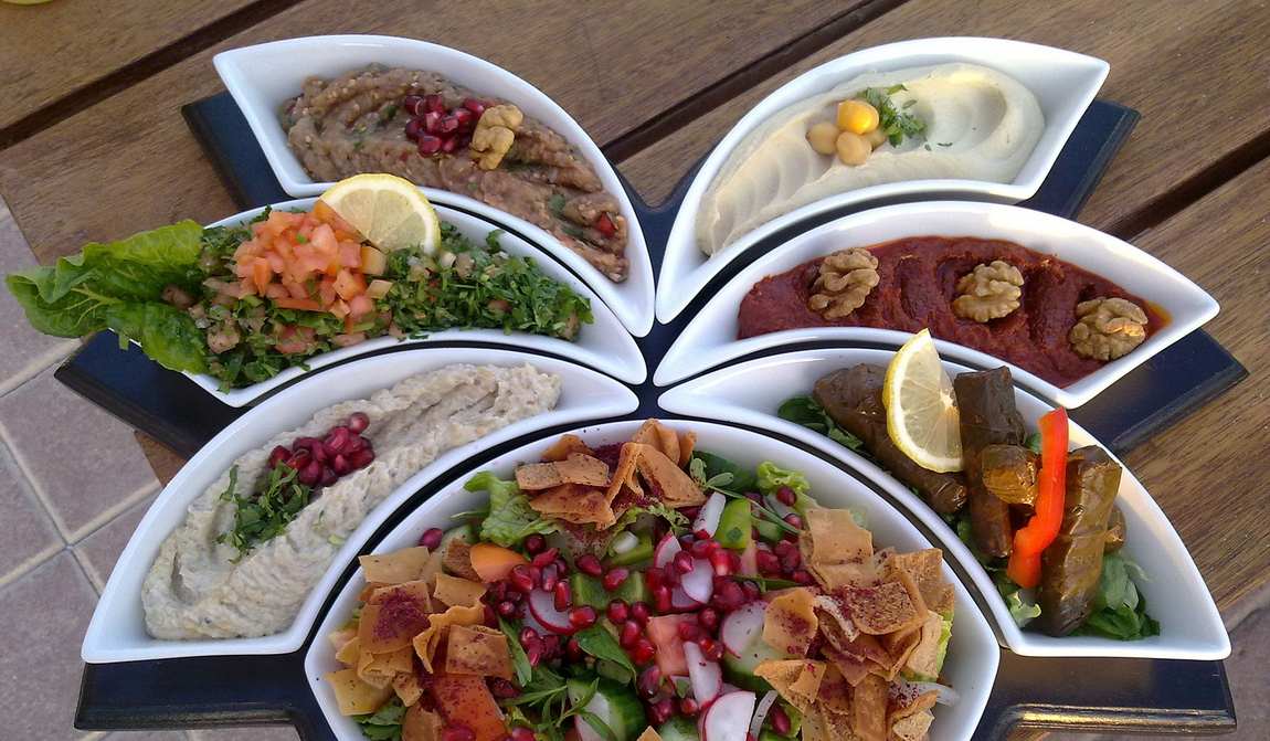 национальная кухня оаэ: фаршированный верблюд и другие диковинки фото 1