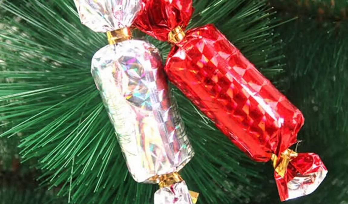 Новогодние игрушки своими руками: конфета из втулок