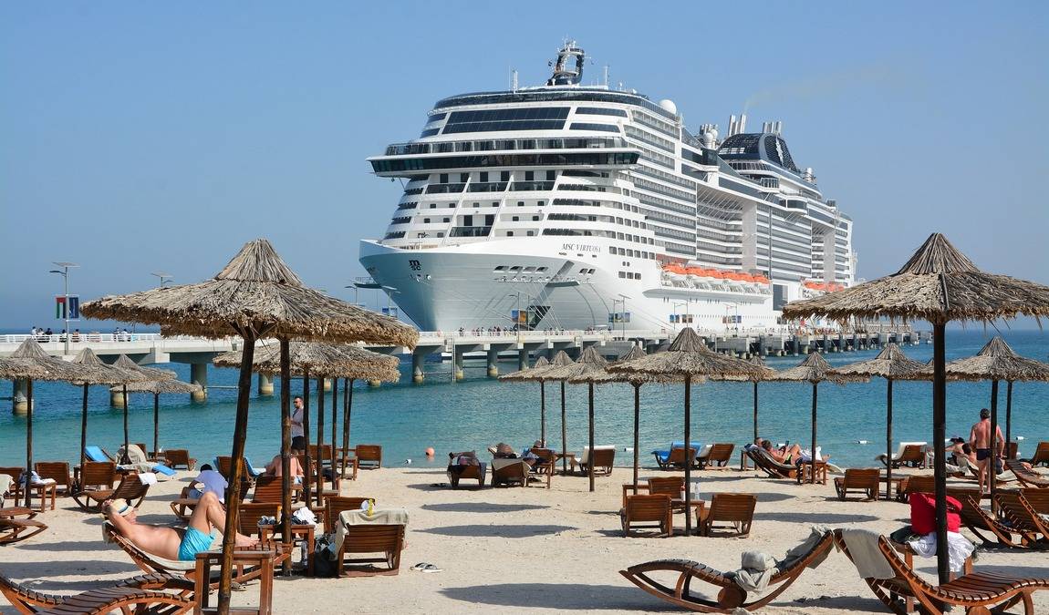 Можно ли купаться в ОАЭ в апреле