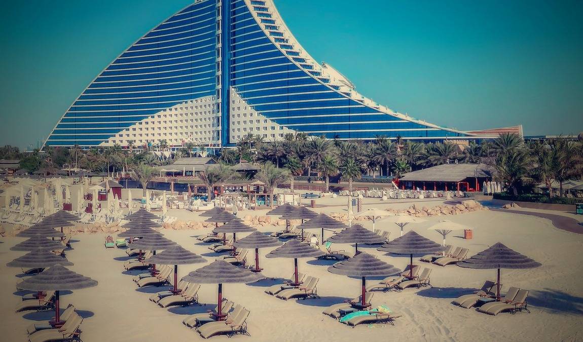 Можно ли купаться в ОАЭ в марте