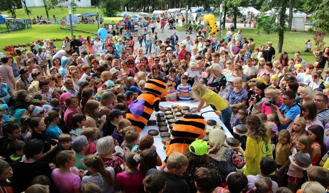 Медовый фестиваль в Пскове