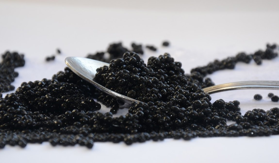 Что нельзя вывозить из России – черная икра