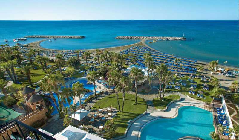 Ларнака в июле: пик туристического сезона на Кипре