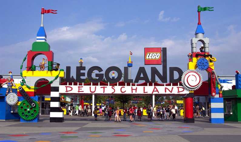 LEGOLAND Parks - A World of Colourful Bricks