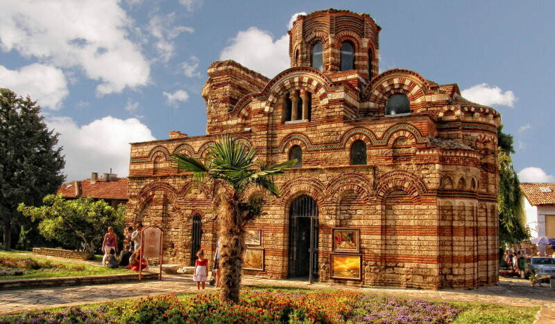 Несебр в октябре: лучшее время для прогулок