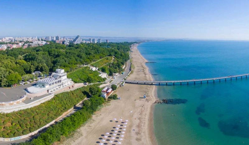 <span class=kid-textflex>Бургас</span>