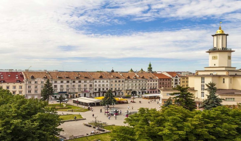 <span class=kid-textflex>Ивано-Франковск</span>