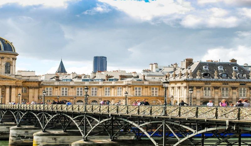 <span class=kid-textflex>Париж</span>