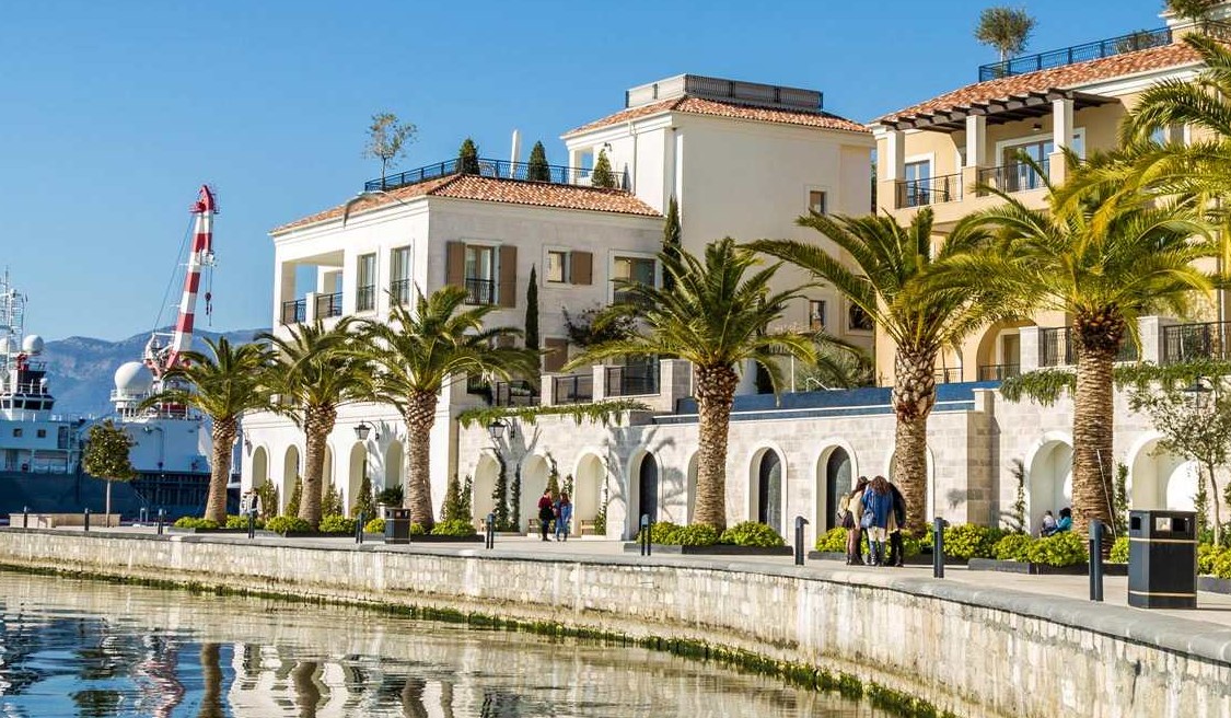 Тиват фото 1