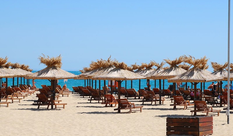 <span class=kid-textflex>Золотые Пески</span>